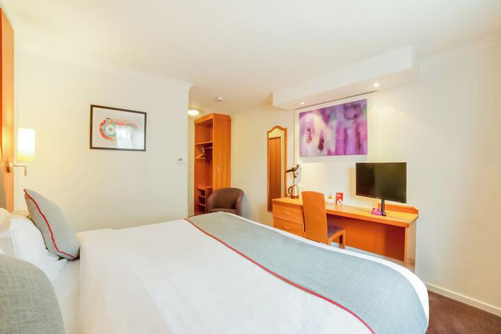 Room 21 of 68