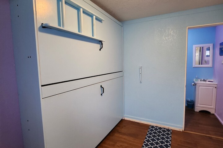 Room 18 of 222