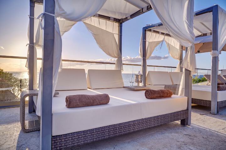 Sundeck 238 of 255