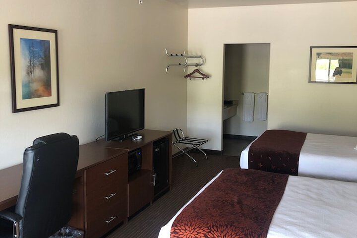 Room 7 of 32