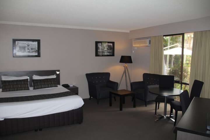 Room 11 of 38