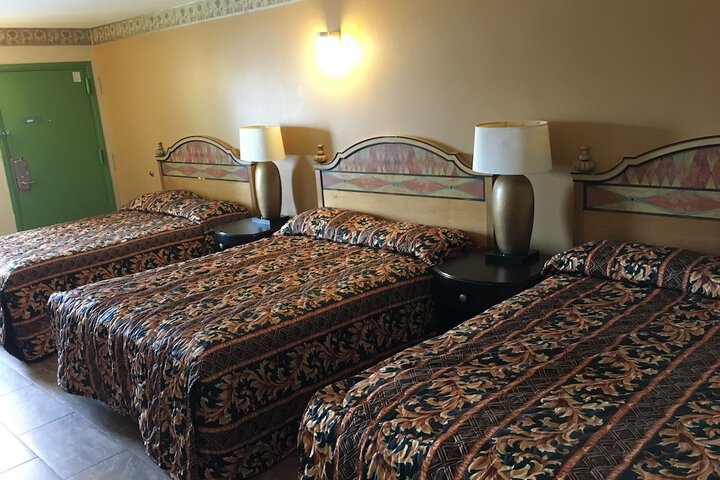 2 Queen Beds (6 of 22)