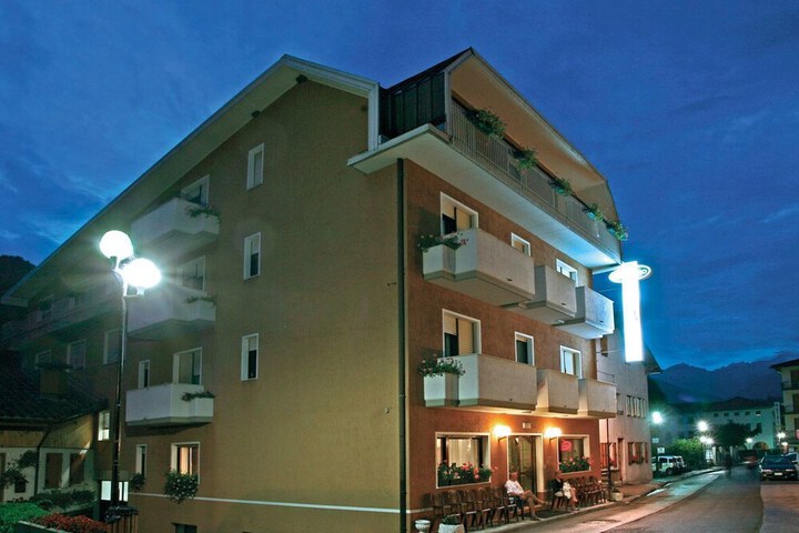 Hotel 35 of 39