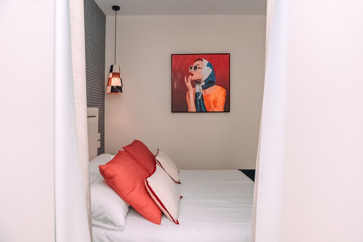 Room 34 of 70