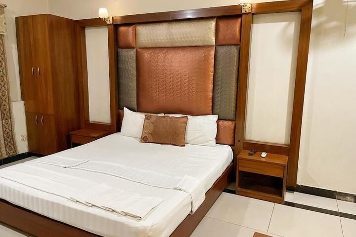 Room 27 of 67