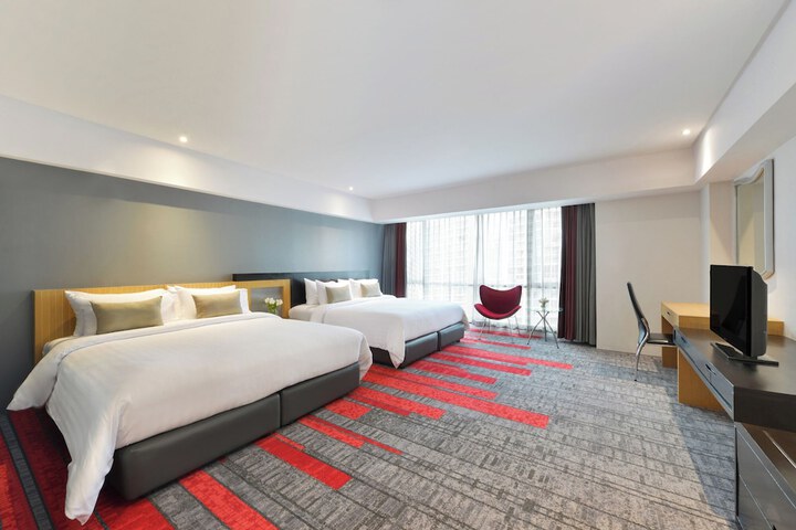 Room 27 of 114