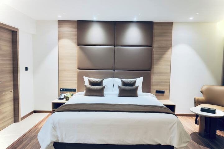 Room 5 of 29