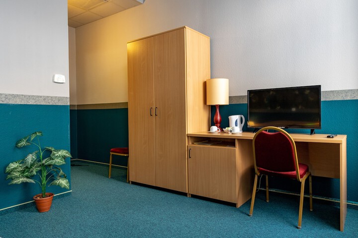Room 3 of 25
