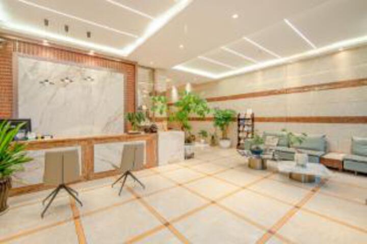 1+1 Hotel