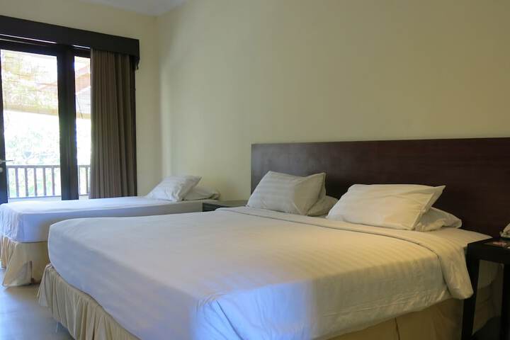 Room 6 of 99