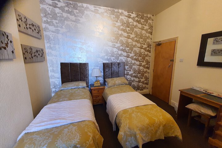 Room 18 of 97
