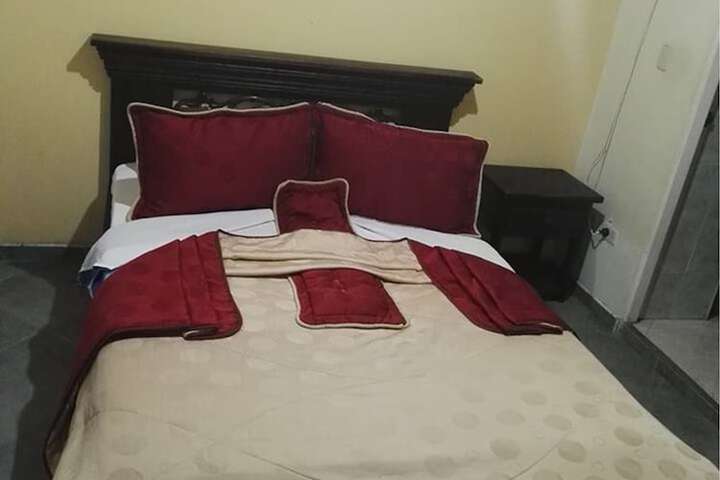 Room 7 of 9