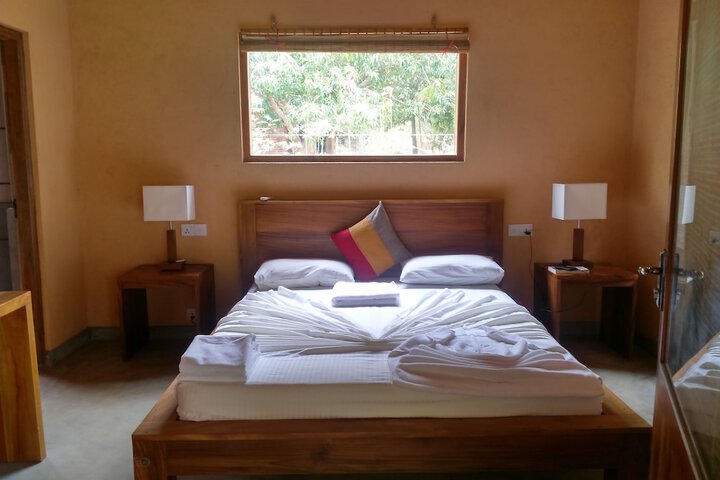 Room 4 of 33