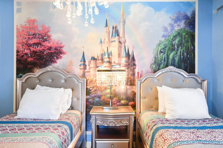 Room 4 of 31