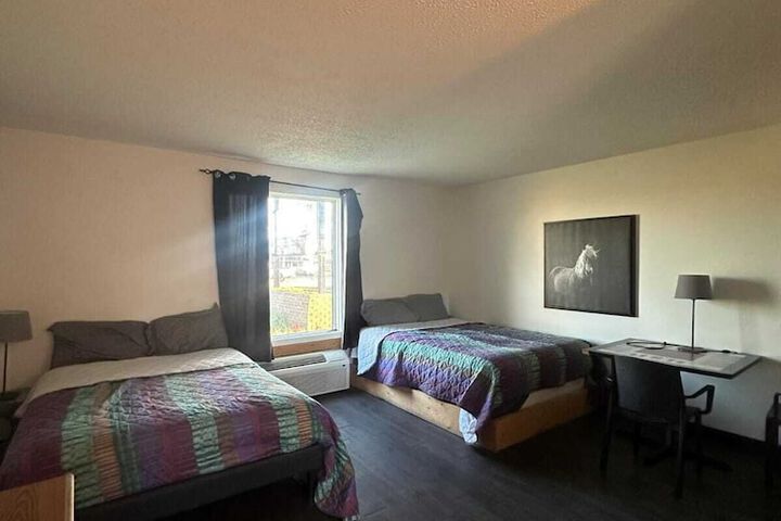Room 2 of 16