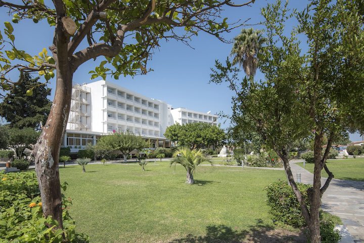Hotel Exterior 96 of 107