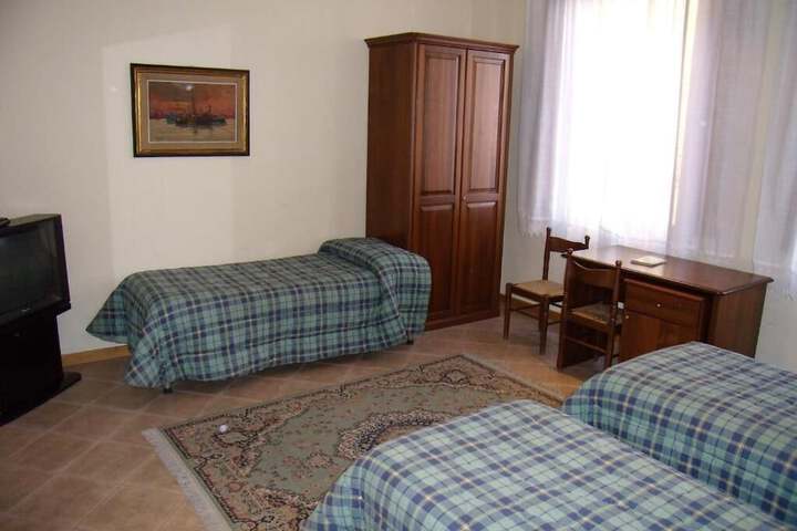 Room 20 of 94