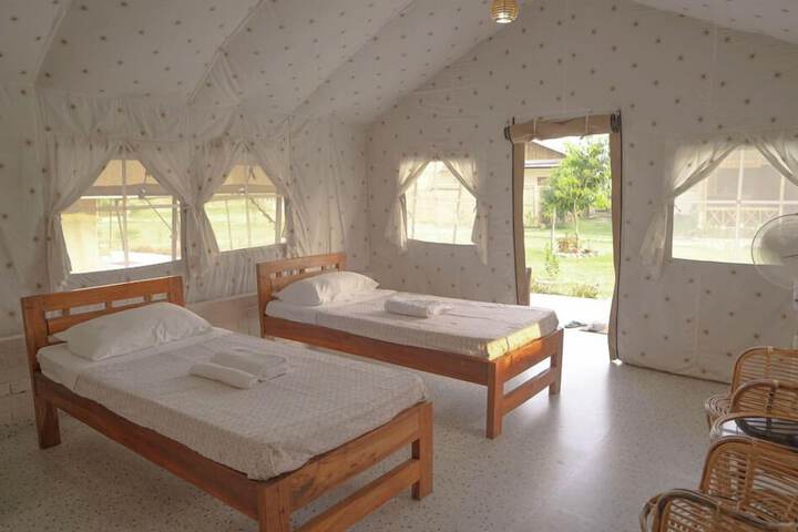 Room 4 of 10