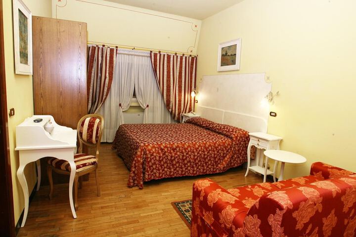 Room 25 of 59