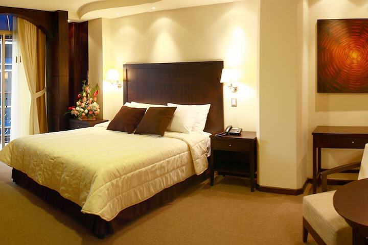 Room 5 of 62
