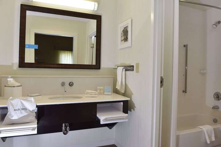 Room 33 of 56