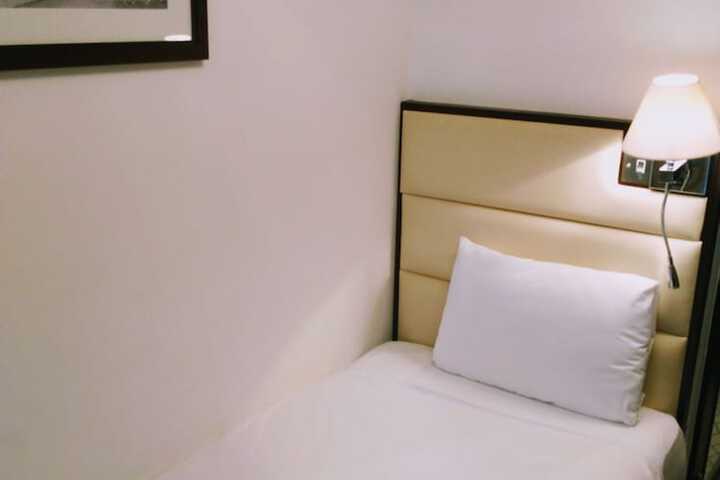 Room 18 of 79