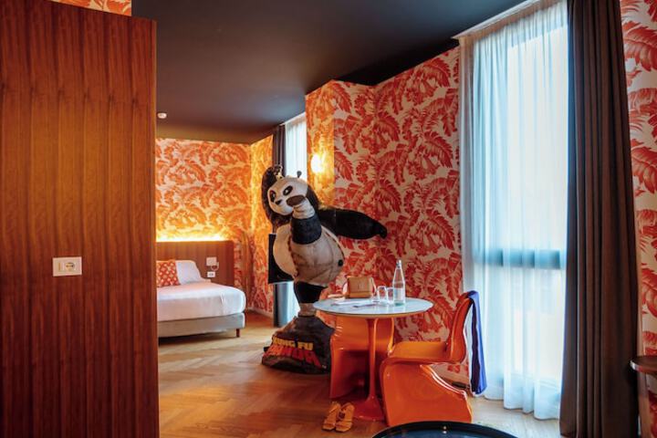 Room 26 of 130