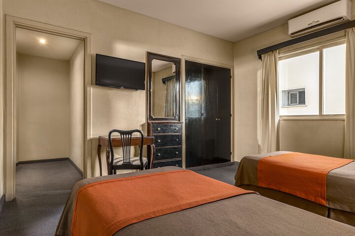 Room 17 of 49