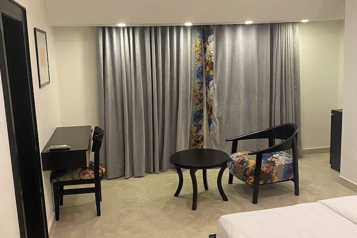 Room 7 of 43