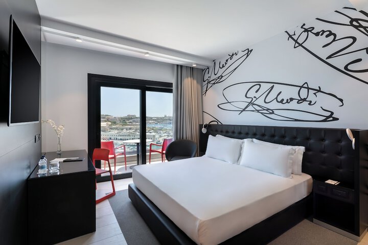 Room 28 of 127