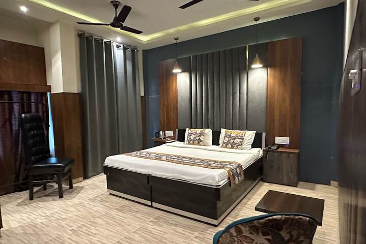 Room 19 of 38