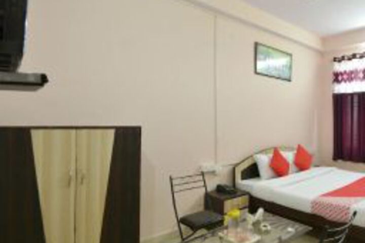 OYO 18515 Hotel Jal Mahal Jhalak Palace