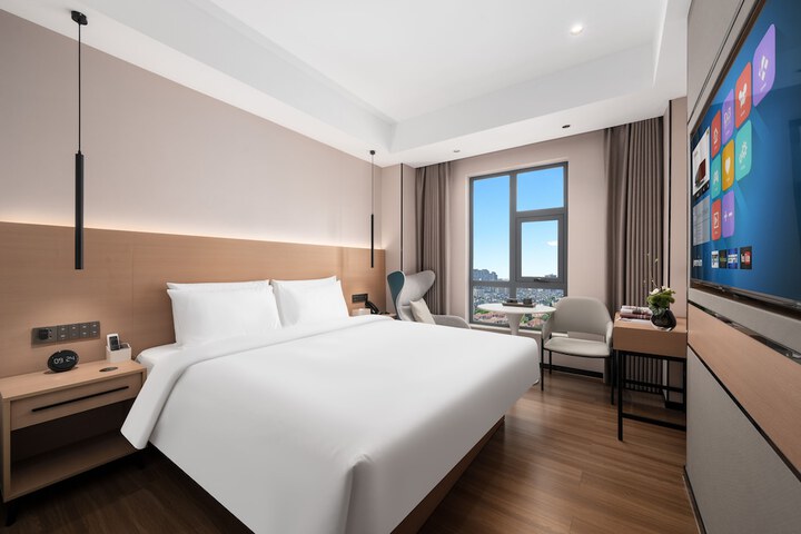 Room 3 of 61
