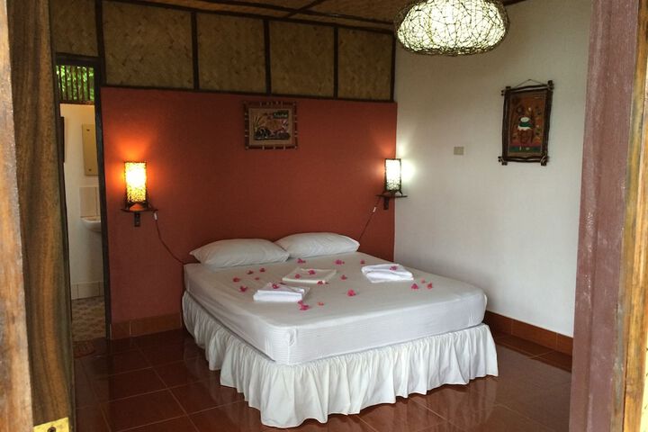 Room 4 of 109