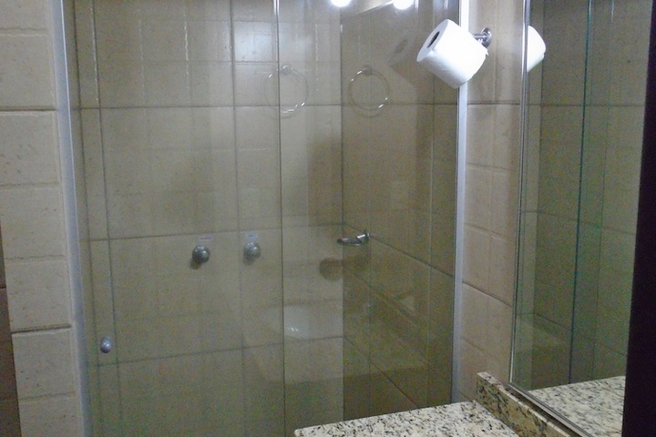 Room 25 of 63