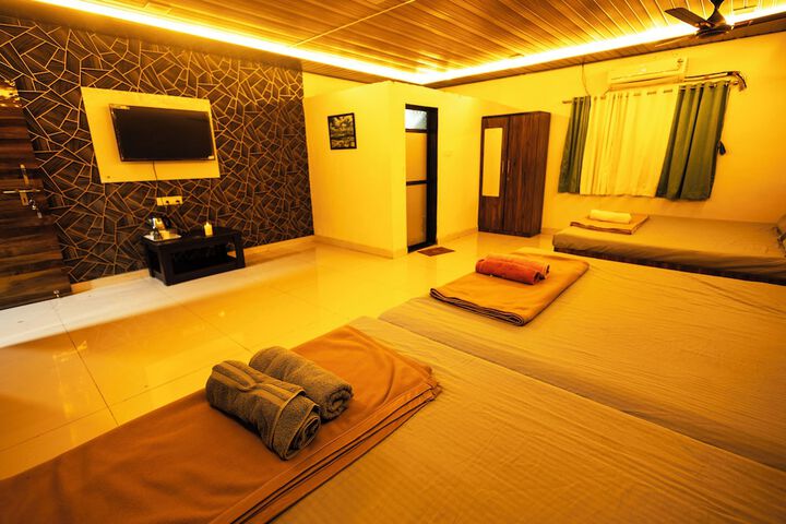 Room 28 of 49