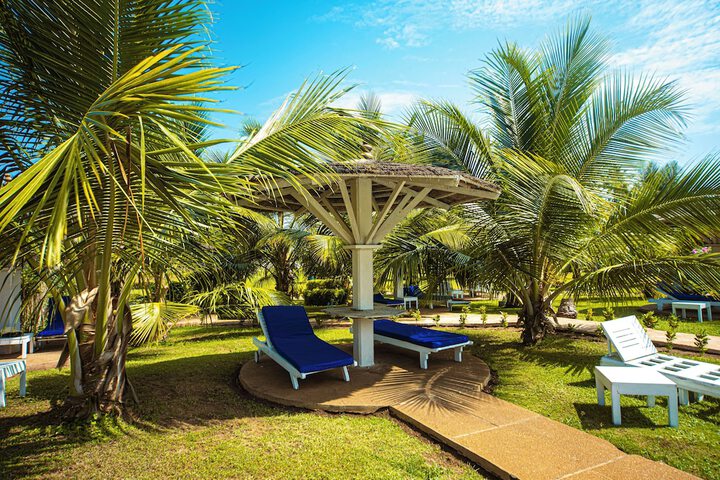 Hotel with Pool