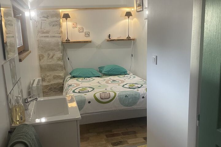 Room 16 of 31