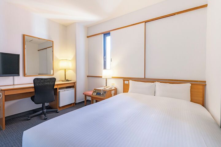 Room 12 of 30
