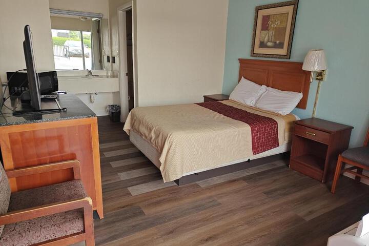 1 Double Bed (3 of 8)
