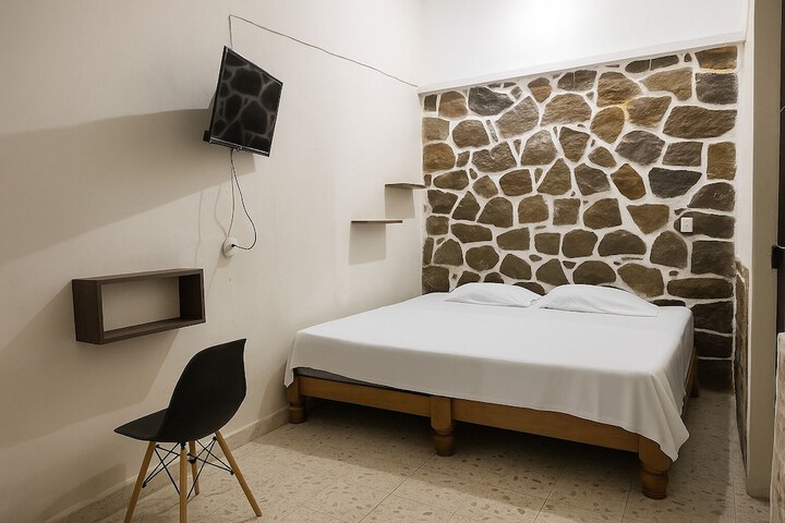 Room 16 of 36