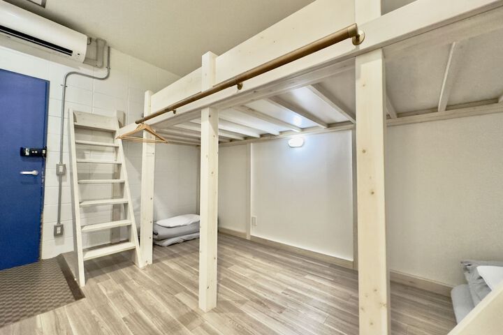 Room 88 of 193