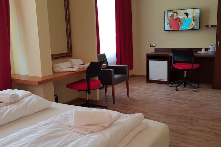 Room 13 of 79
