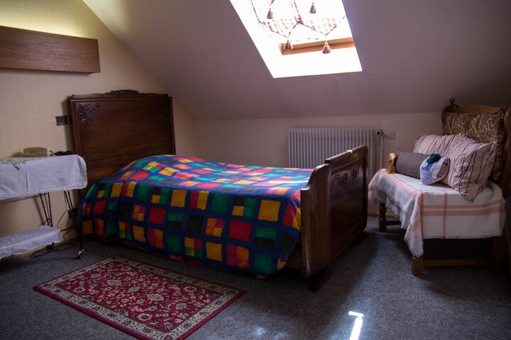 Room 10 of 37