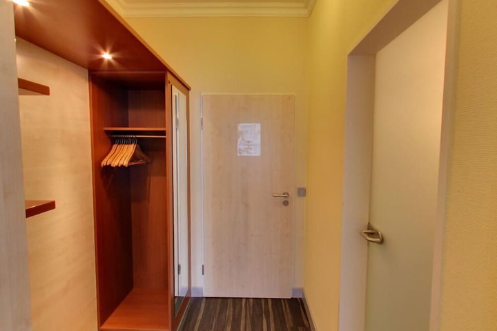 Room 18 of 81