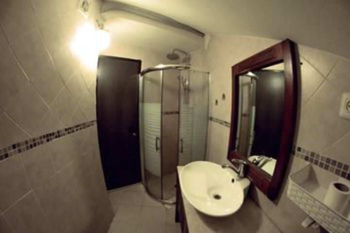 Room 4 of 30