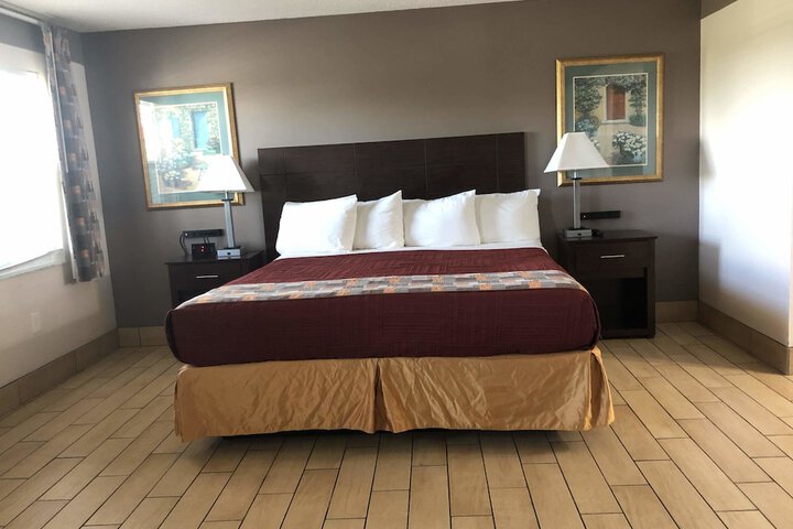 Room 66 of 114