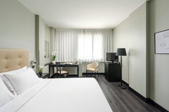 Room 8 of 65