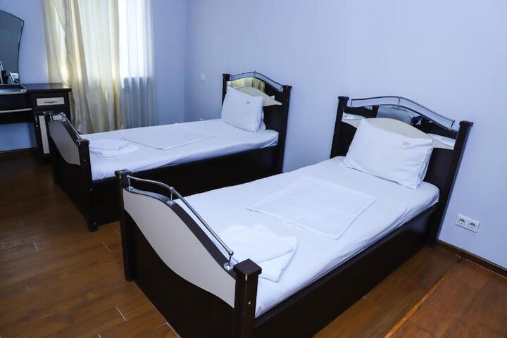 Room 25 of 123
