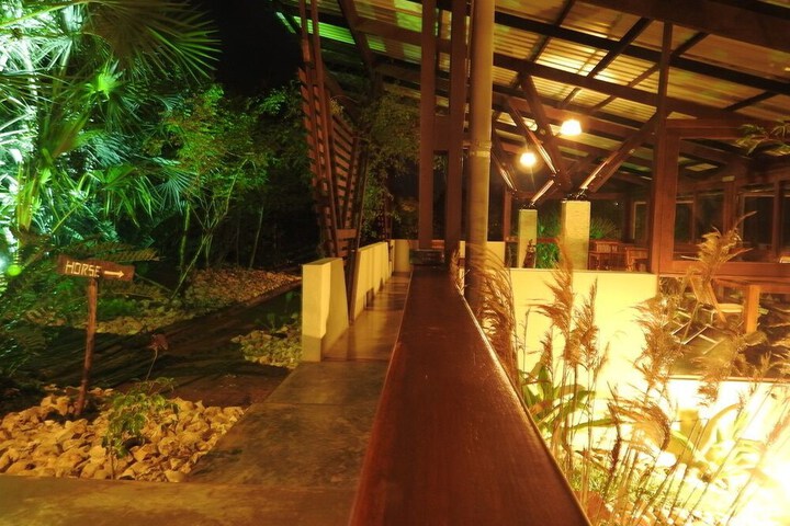 Dining 72 of 126